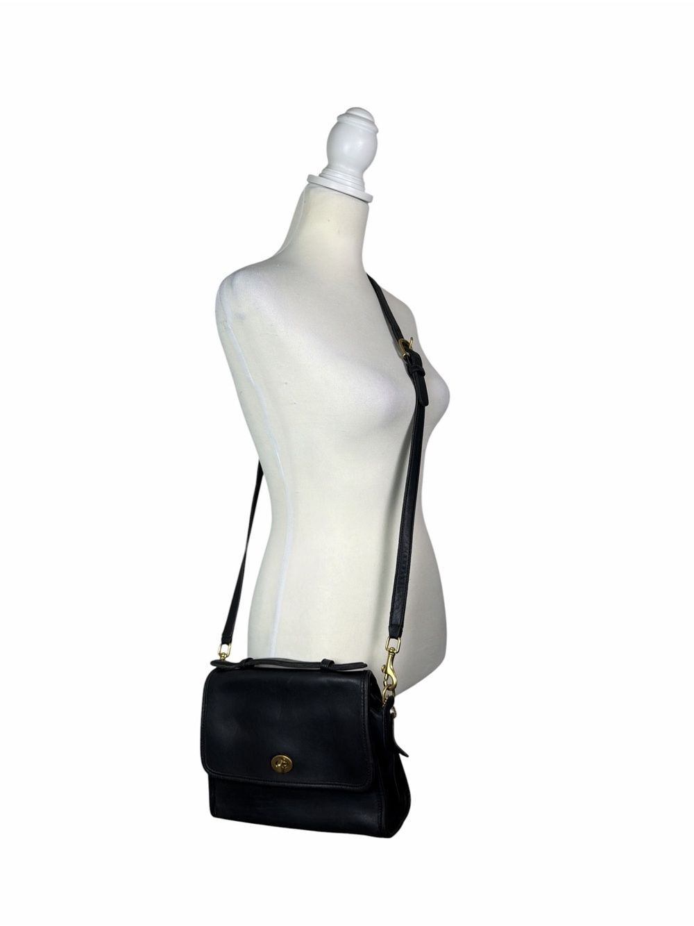 Vintage 1999 Coach Court Bag 9870 Black Leather Crossbody Purse USA MadeTurnlock